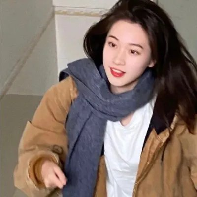 魕